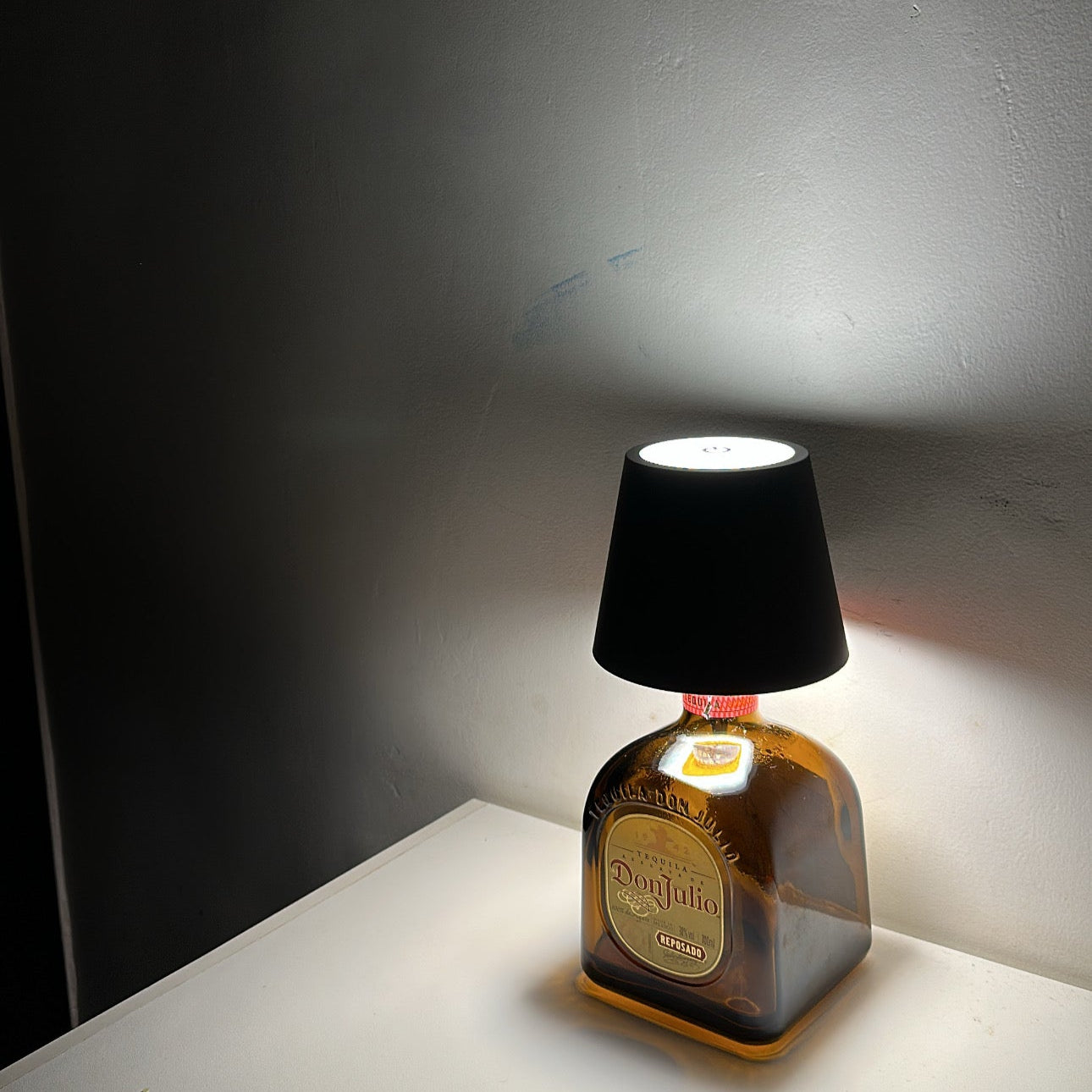 Wireless Bottle Lamp - Rechargeable